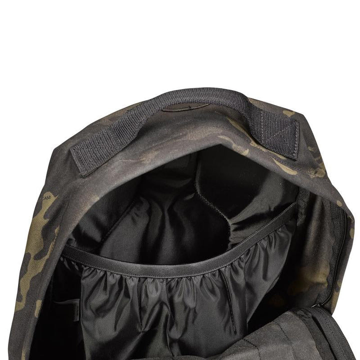 Front top pocket TT Essential Pack L MKII – 15L military daypack with MOLLE and compression straps