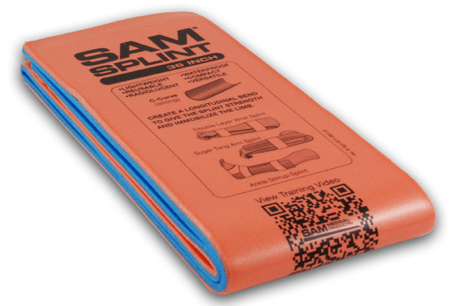 SAM Splint Original folded in orange and blue with printed instructions and QR code. Designed for immobilising fractures and soft tissue injuries. TacMed Australia – lightweight, moldable splints trusted in emergency care.