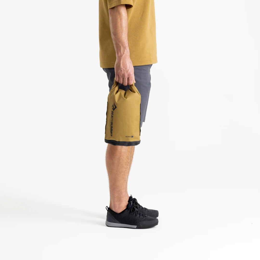 Side profile showing height of mid-size bag

